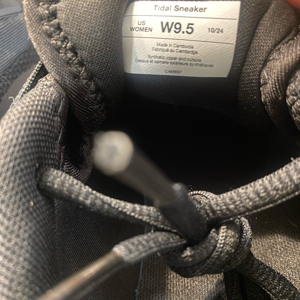 Vessi Tidal Sneakers Black/White Womans Wayerproof - Picture 6 of 7